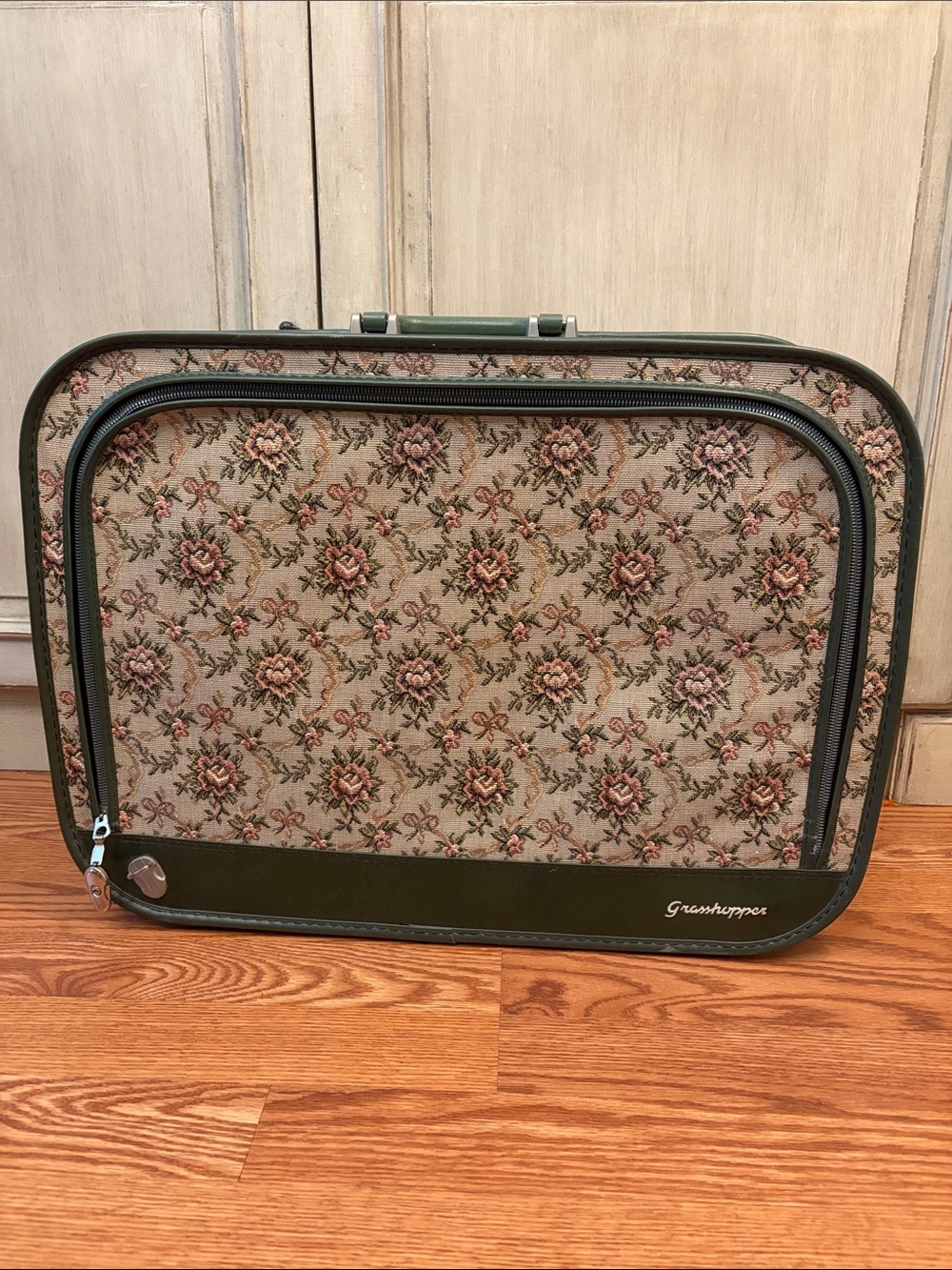 Grasshopper vintage Floral Tapestry Train suitcase in Olive Green